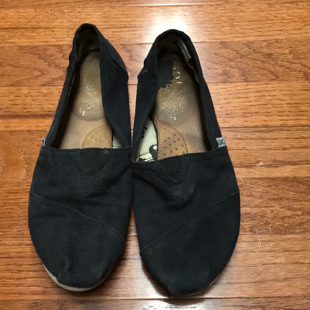 Black Toms size 8
